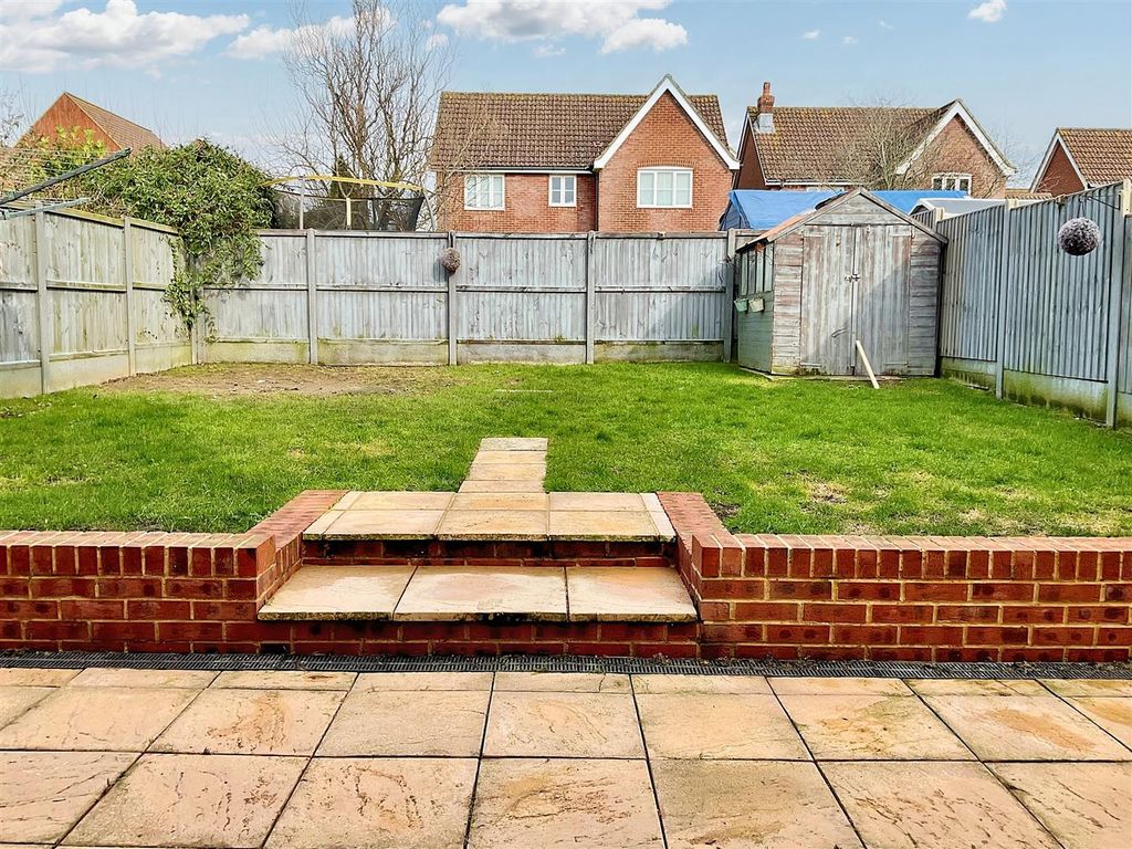 Property photo 3 of 12 Garden.Jpg