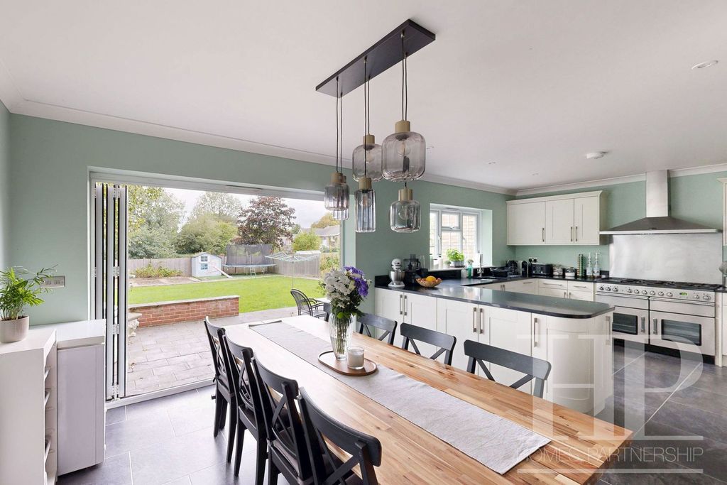 Property photo 3 of 38