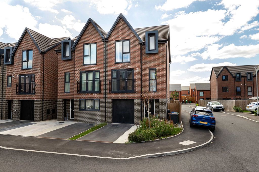 Property photo 1 of 13 Front View