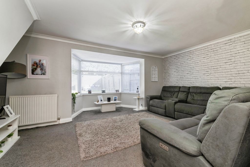 Property photo 3 of 21 Pbox-Img.Jpg