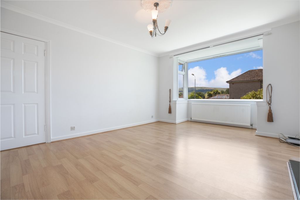 Property photo 3 of 28