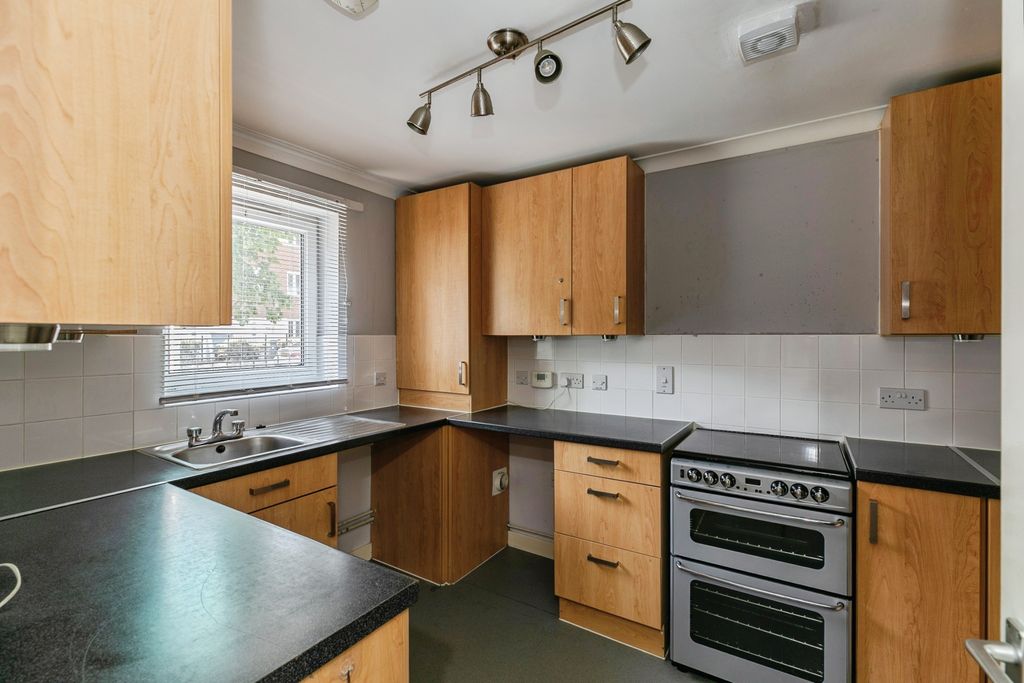 Property photo 2 of 19 306Eagleway-1