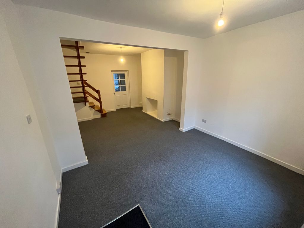 Property photo 2 of 12 Image