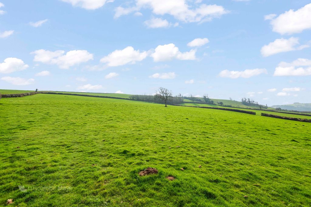 Property photo 3 of 4