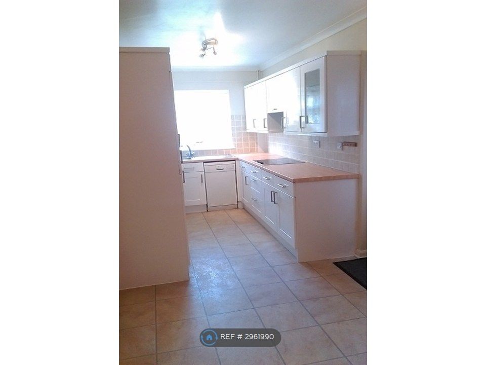 Property photo 3 of 20 Kitchen