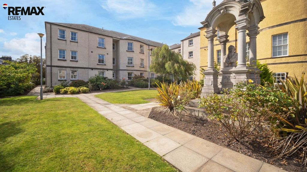 Property photo 1 of 21 Shared Garden