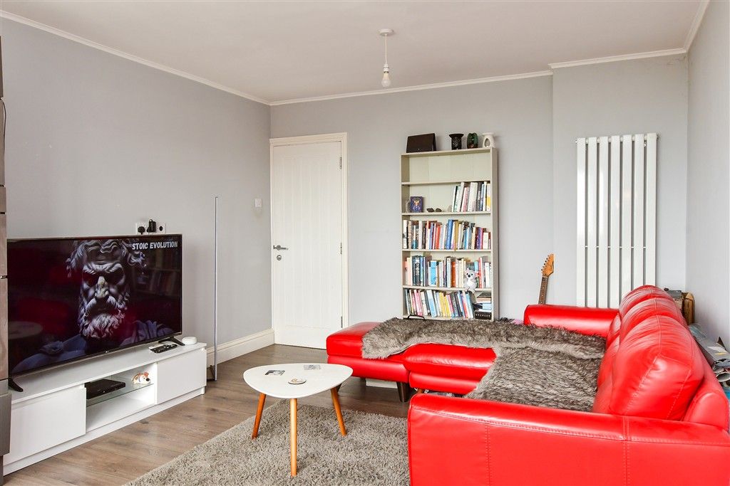 Property photo 3 of 7 Lounge/ Kitchen