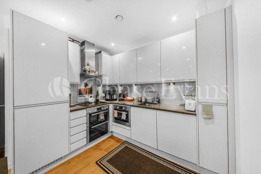 Property photo 2 of 17 Kitchen
