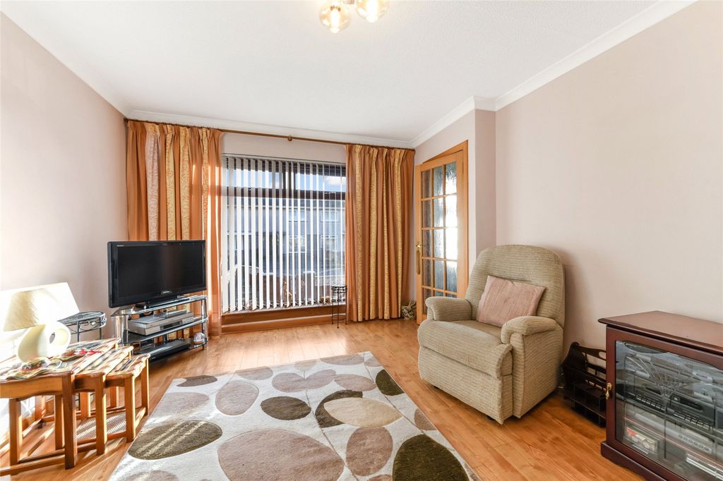 Property photo 2 of 22 Picture No. 24