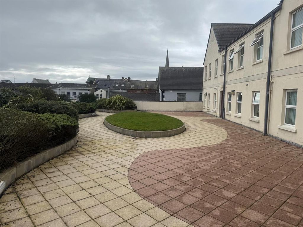 Property photo 2 of 22 00458A1A-68Eb-4803-900B-Ed194051088B.Jpeg