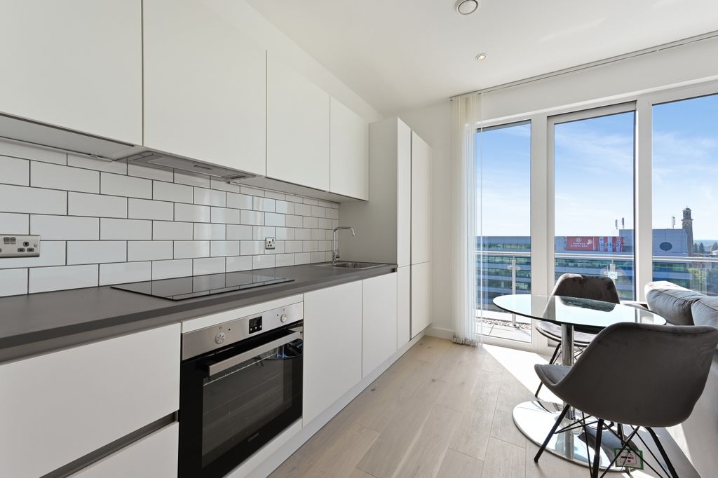 Property photo 2 of 12 Kitchen - The Solari