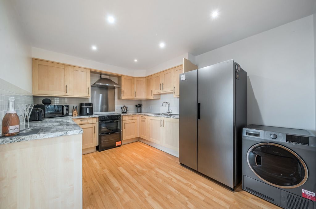 Property photo 3 of 15 Kitchen