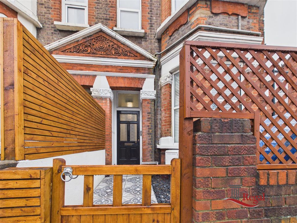 Property photo 1 of 9 Cam02489G0-Pr0256-Still011.Jpg