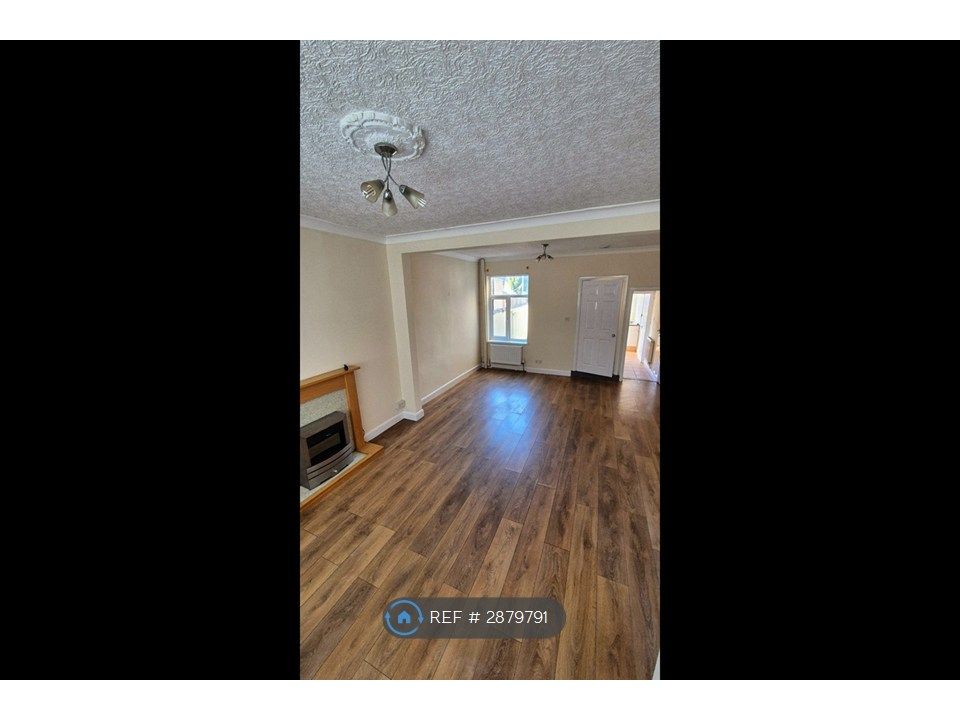 Property photo 1 of 12 Living Room
