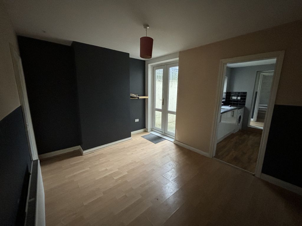 Property photo 3 of 9 Photo 3