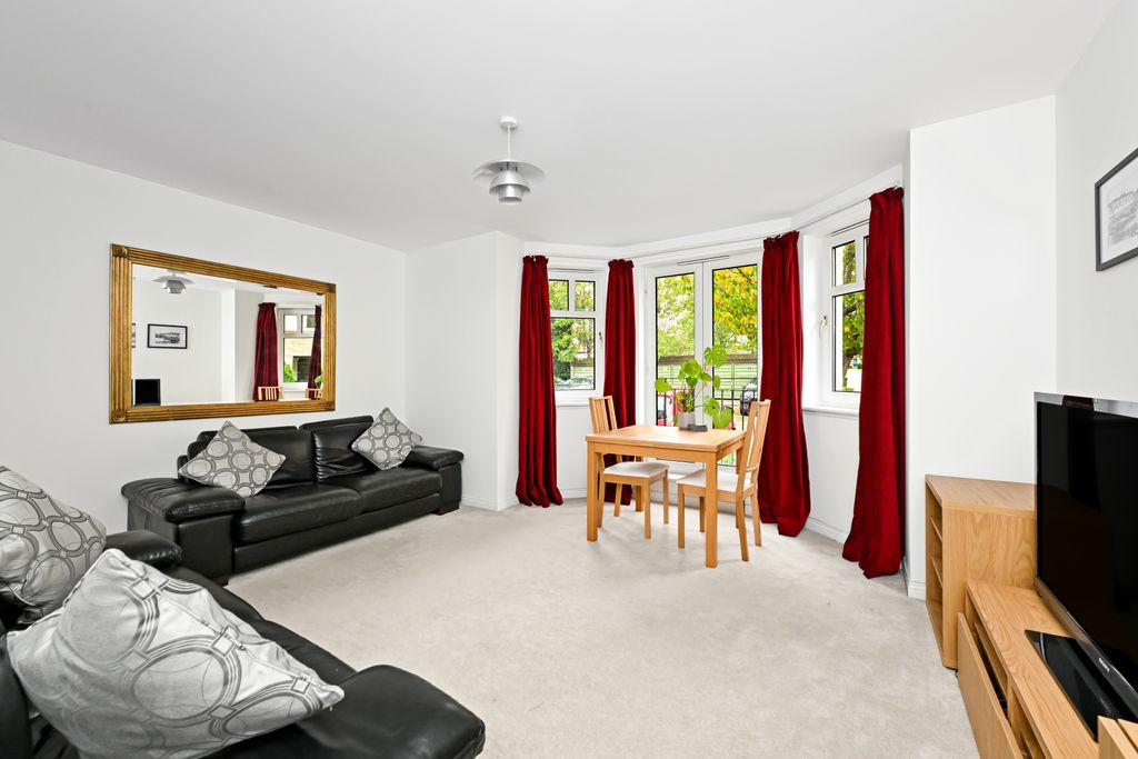 Property photo 3 of 13 Property Image 4