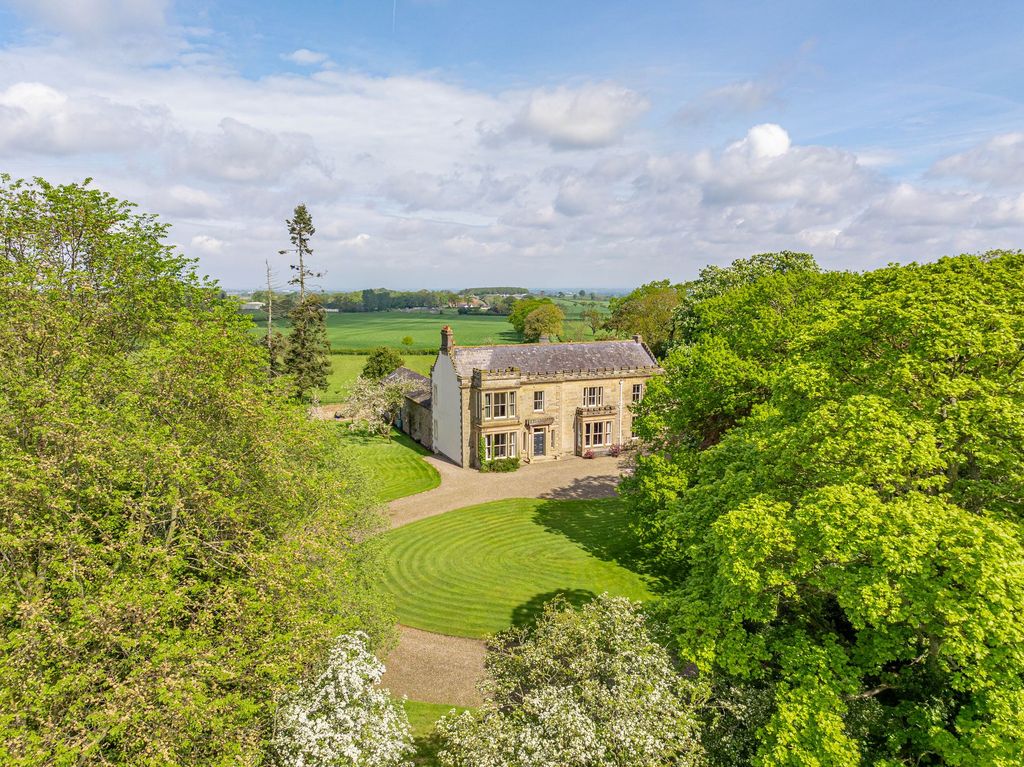 Property photo 1 of 78