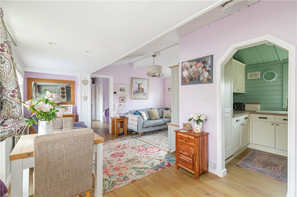 Property photo 2 of 21 Picture No. 12