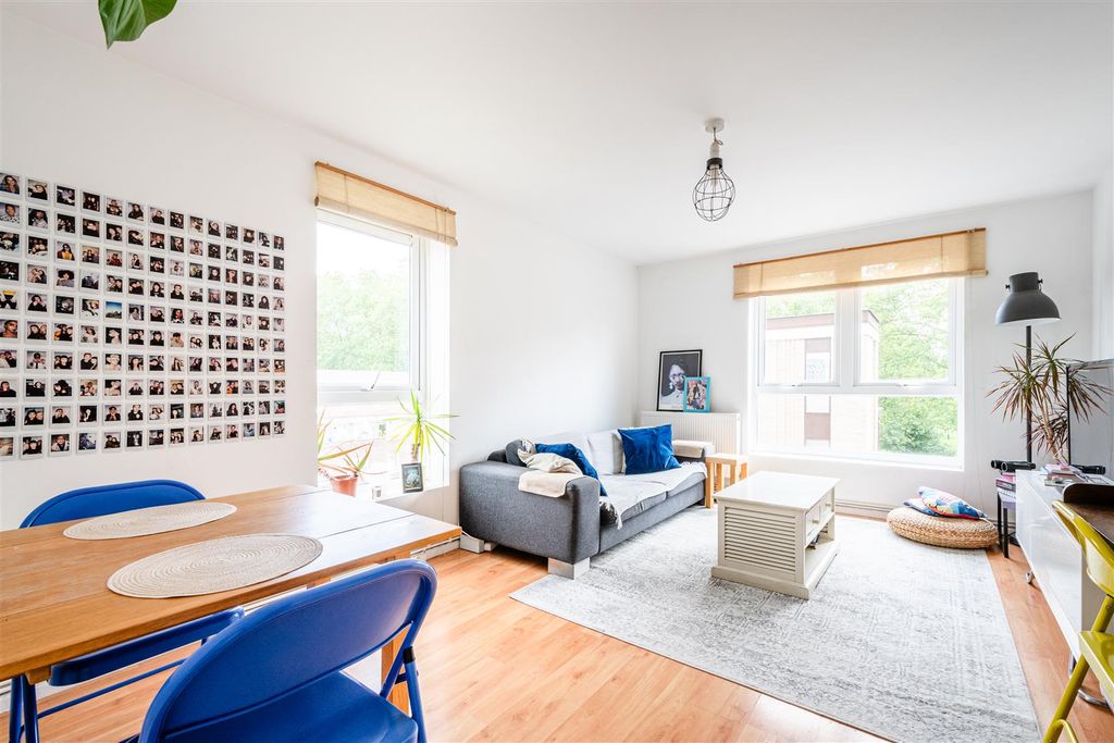 Property photo 1 of 8 Aldington Crt 16 New - 3