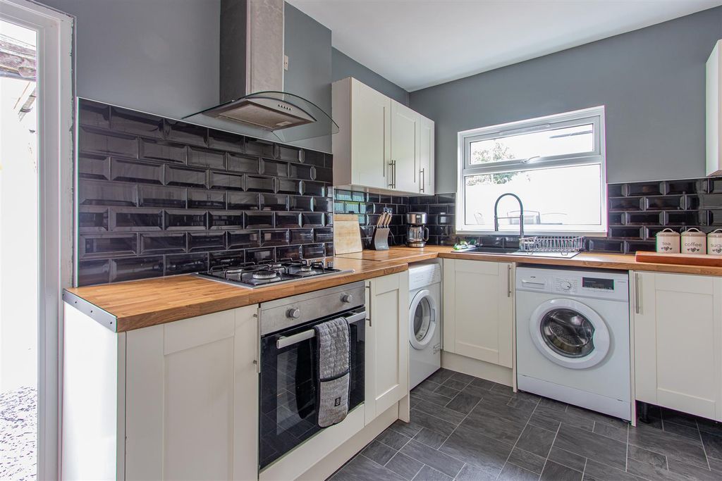 Property photo 1 of 15 Jubilee Street 25-14.Jpg