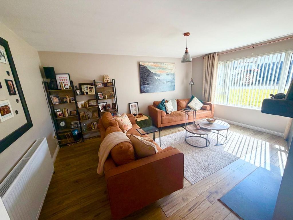 Property photo 3 of 16 Living Room