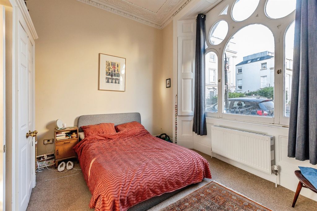 Property photo 3 of 10