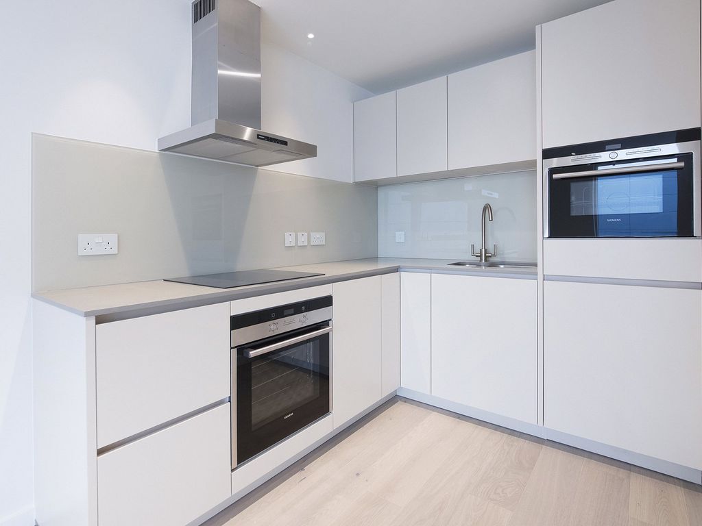 Property photo 2 of 9 Fouberts Place