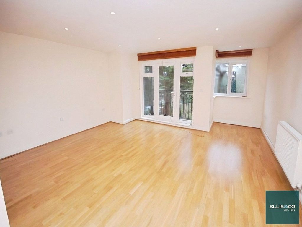 Property photo 2 of 9 Picture No. 17