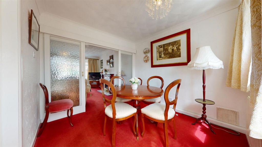 Property photo 2 of 17 Central Drive Dining Room