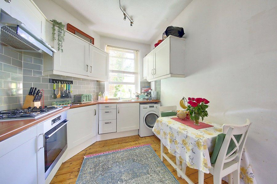 Property photo 2 of 8 Picture No. 11