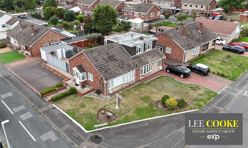 Property photo 2 of 37