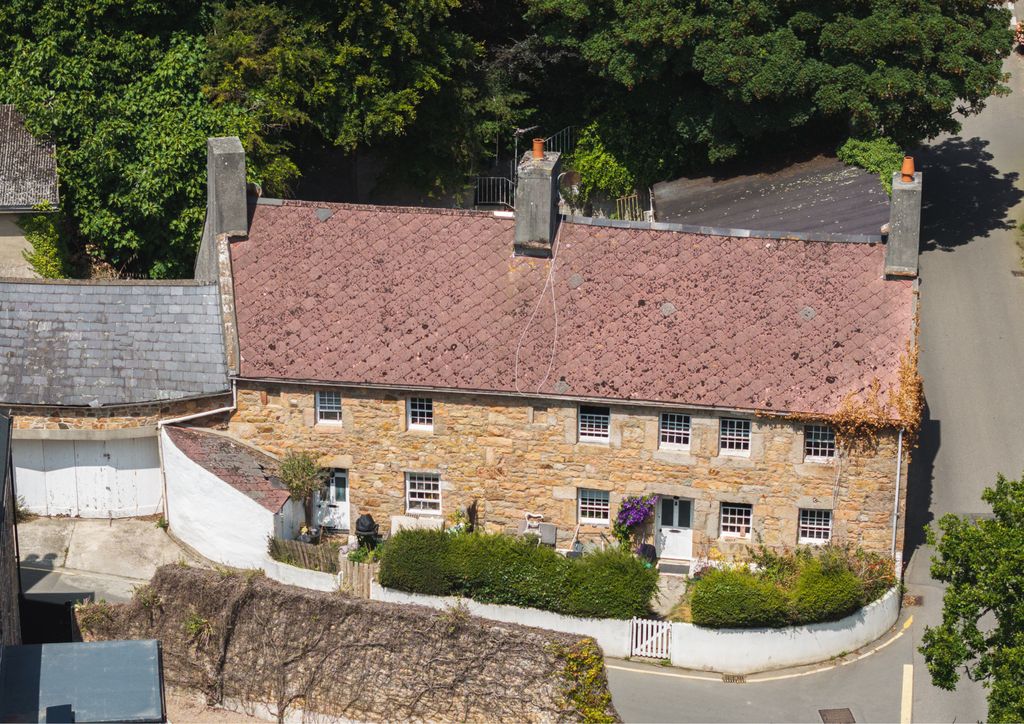 Property photo 3 of 13