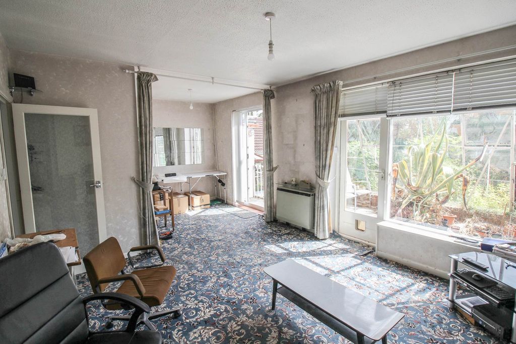 Property photo 3 of 21