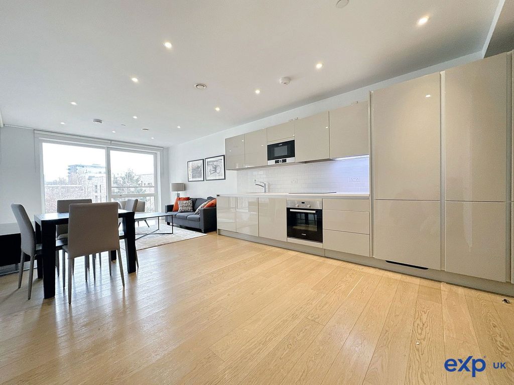 Property photo 3 of 12