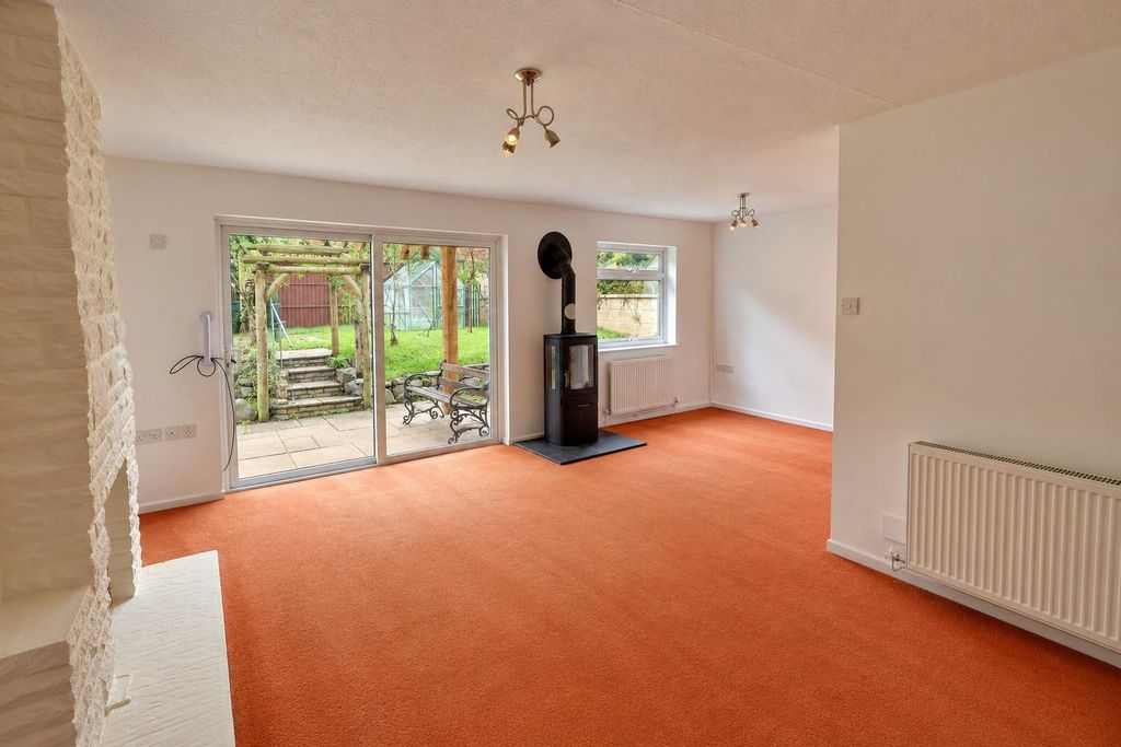 Property photo 3 of 9