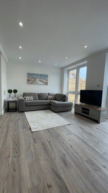 Property photo 2 of 11 Gallery