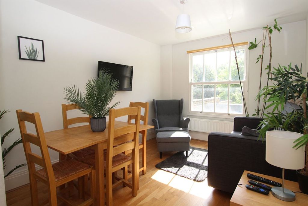 Property photo 2 of 3