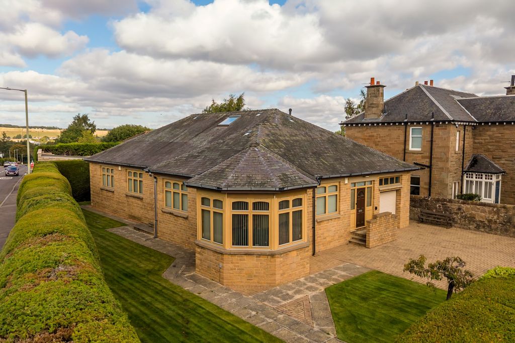 Property photo 1 of 25