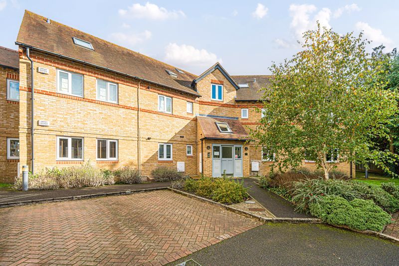 Property photo 1 of 11 Apartment Block