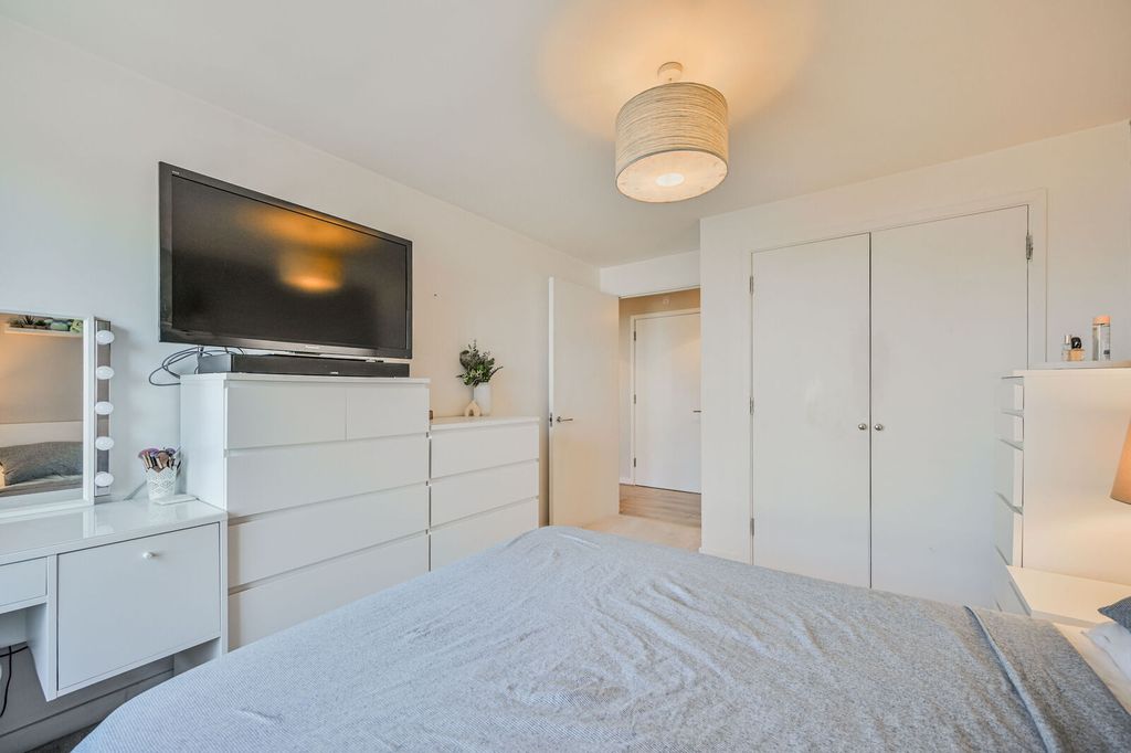 Property photo 1 of 27
