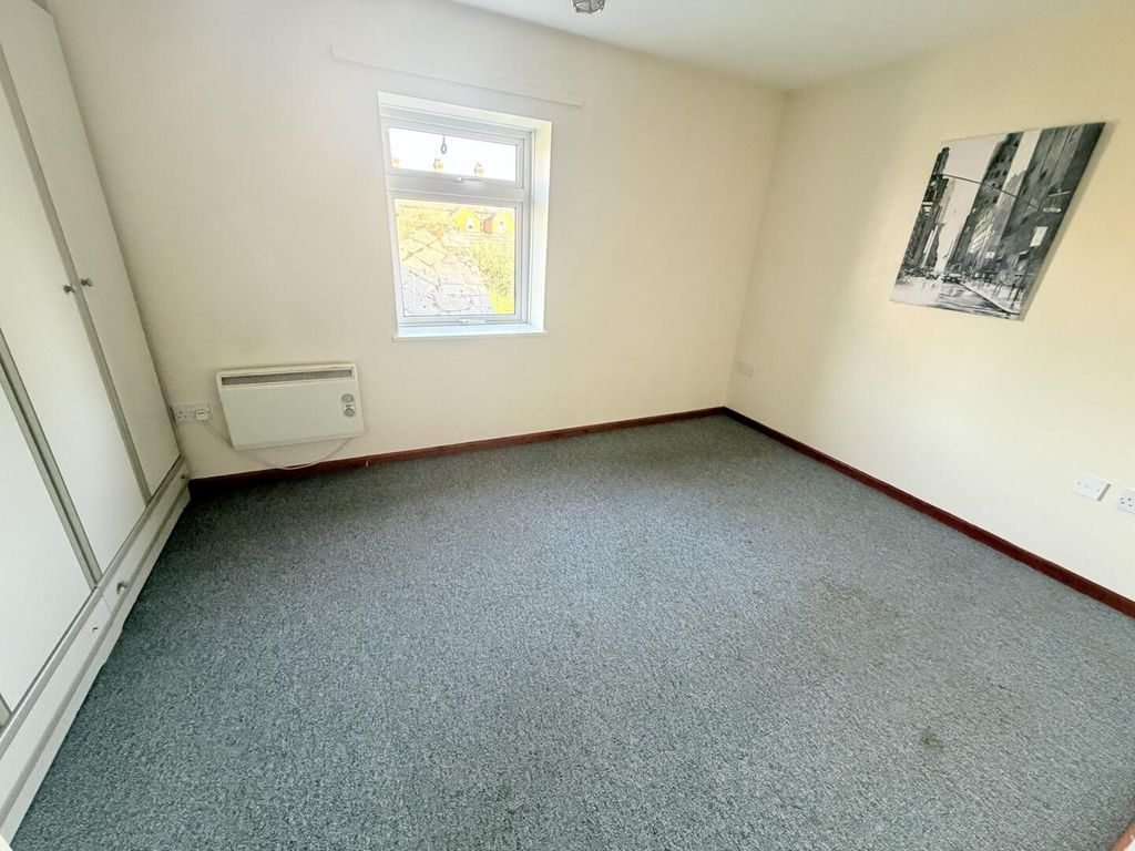Property photo 3 of 4 Bedroom