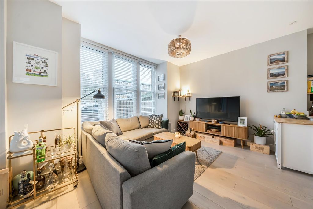 Property photo 2 of 19 1-69396B6Ecbae4-1386087-16-69386682Bb50F-1.Jpg