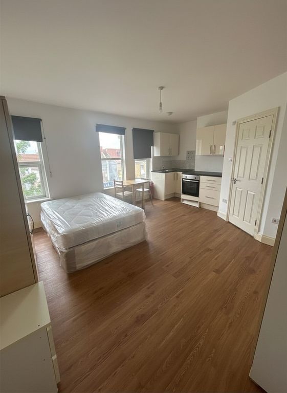 Property photo 1 of 3