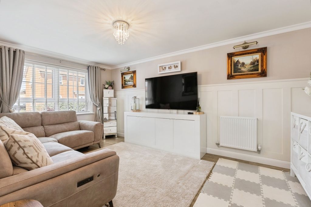 Property photo 3 of 22 Pbox-Img.Jpg