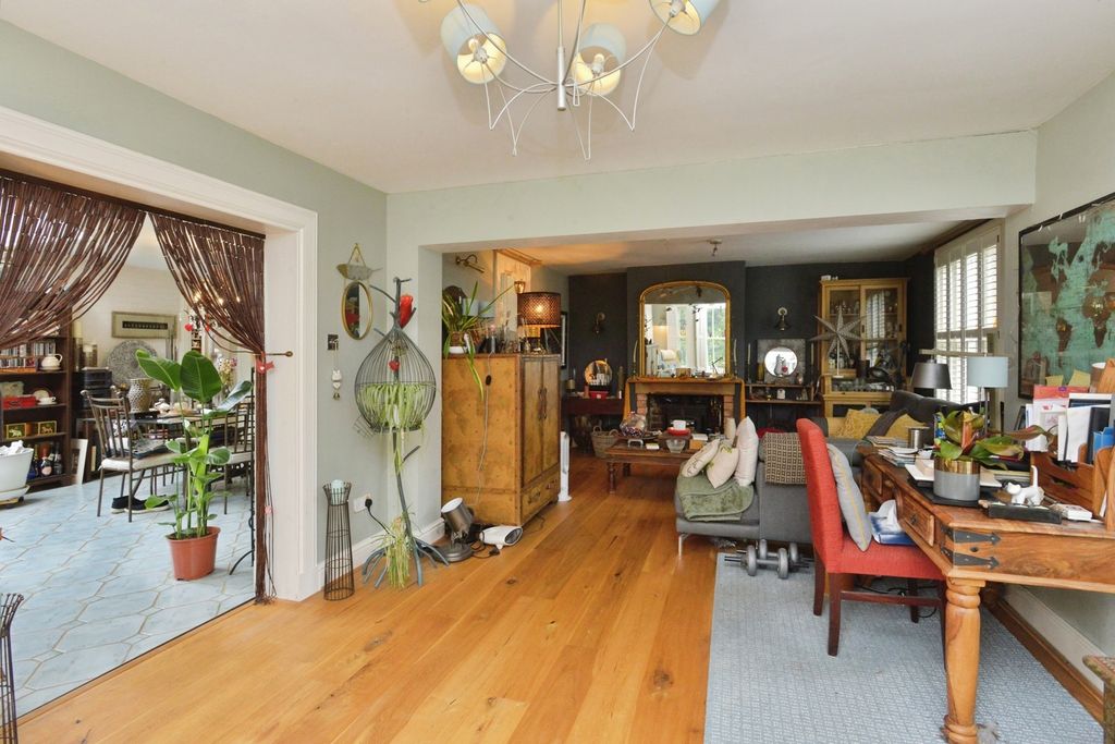 Property photo 3 of 25 Photo