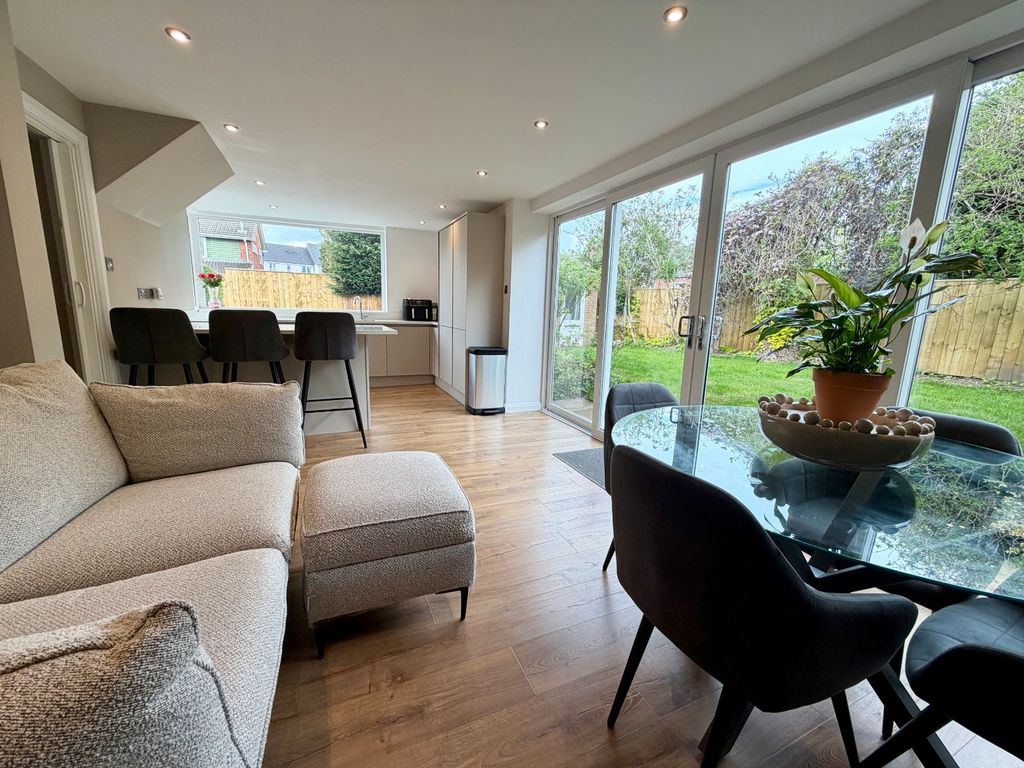 Property photo 2 of 15 Kitchen/Diner