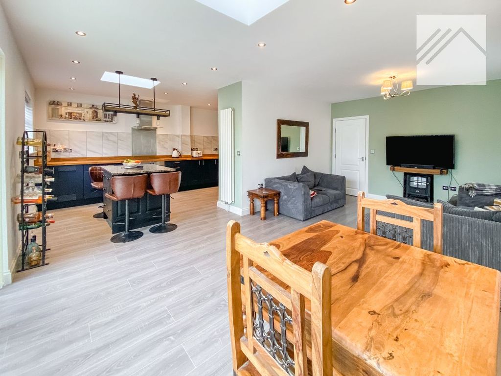 Property photo 1 of 30