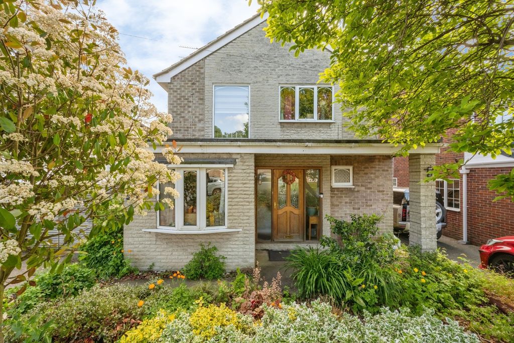 Property photo 1 of 17 Front