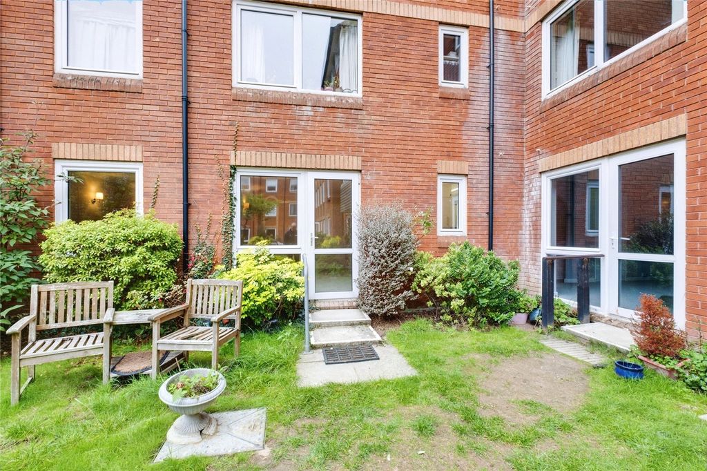 Property photo 2 of 12 General View