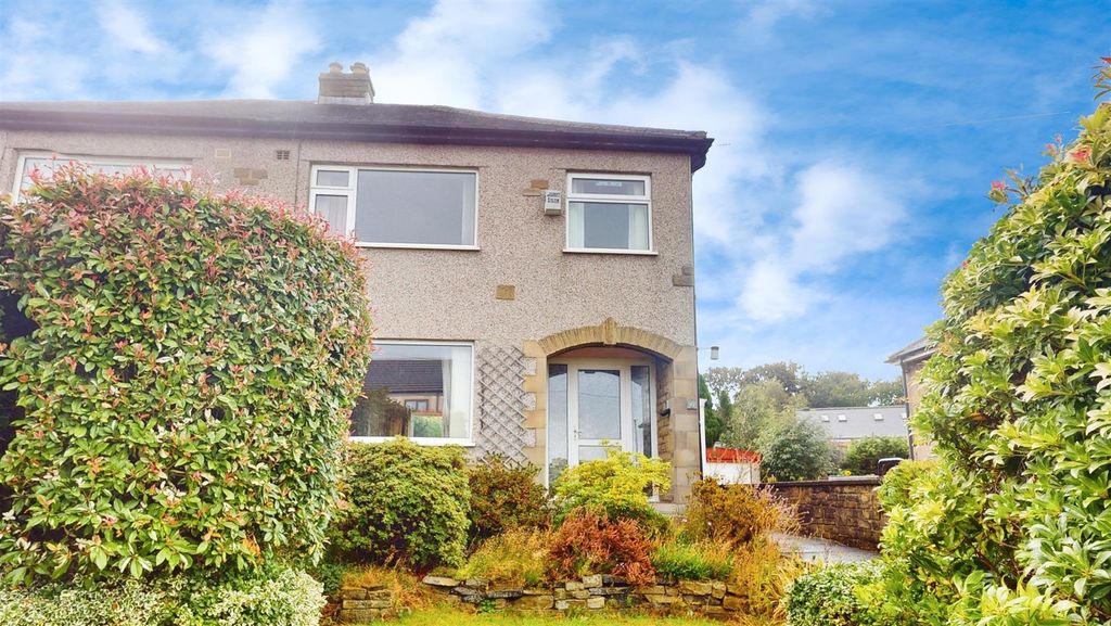 Property photo 1 of 18 External